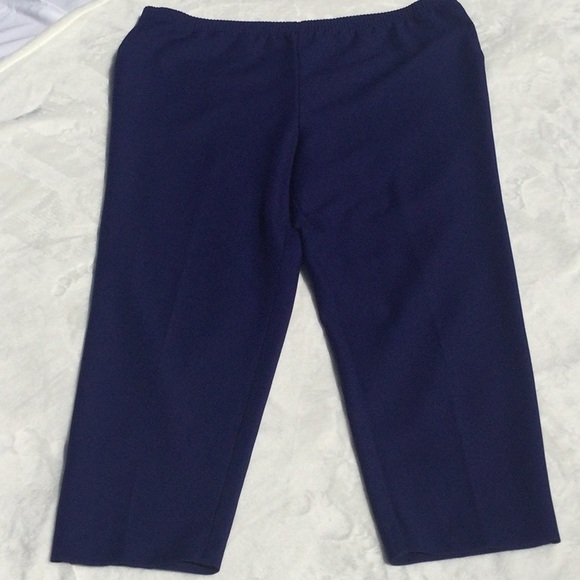 Alfred Dunner Women’s Navy Blue elastic Pants - Picture 14 of 15